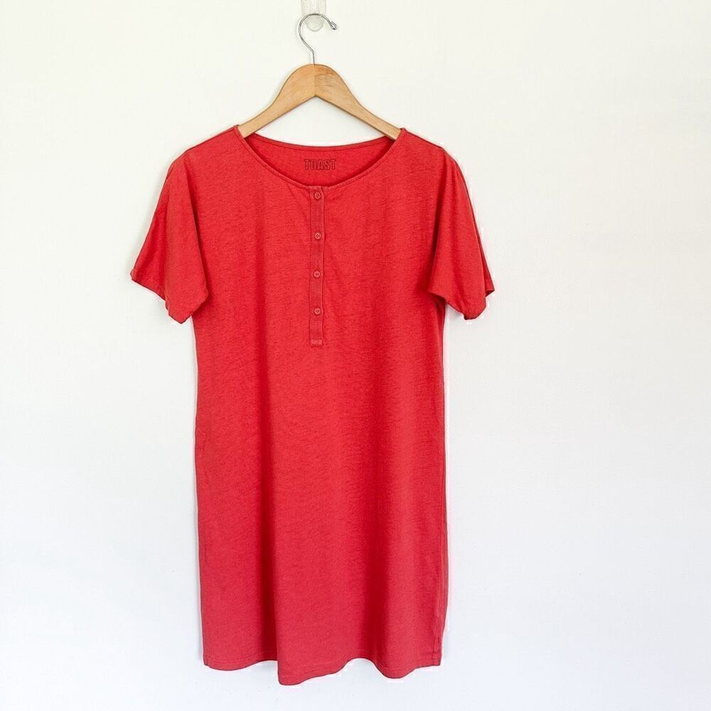 Toast UK Linen Blend 1/4 Button Short-sleeve Tunic Top in the Color Poppy